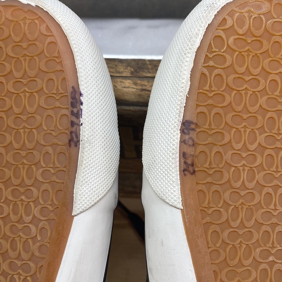 Women’s Coach Tennis Shoes | STYLE: P547 | SIZE:9 1/2 B - Picture 4 of 10